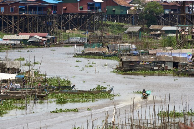 Realizan en Camboya donativo para apoyar a residentes de origen vietnamita en el lago Tonle Sap hinh anh 1