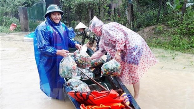 Donan cuatro mil toneladas de arroz a pobladores afectados por inundaciones hinh anh 1