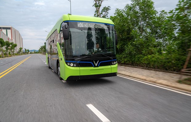 Realizan prueba del primer modelo de autobus electrico en Vietnam hinh anh 1