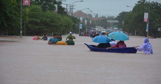 Region central de Laos sufre la inundacion mas severa en 42 anos hinh anh 1