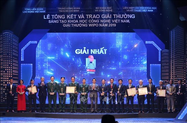 Otorgan premio de Innovacion cientifico-tecnologica en Vietnam hinh anh 1