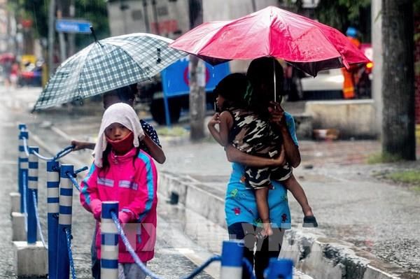 Filipinas: tormenta Molave provoca al menos 12 desaparecidos hinh anh 1