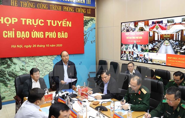 Vietnam, en alerta por noveno tifon que lo pega en 2020 hinh anh 1
