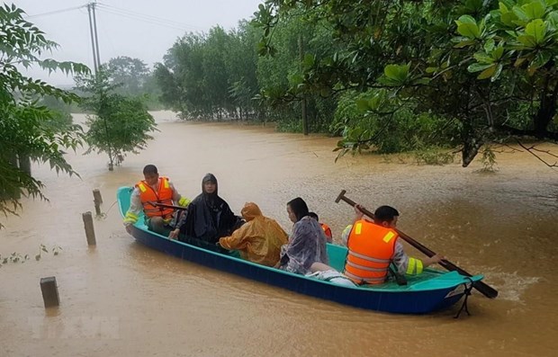 Donacion de UNFPA a damnificadas de calamidades en el centro de Vietnam hinh anh 1