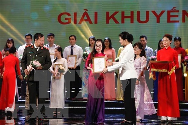 VNA gana premios en concurso periodistico “Por la gran unidad nacional” hinh anh 1