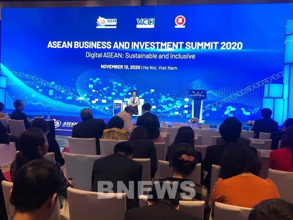 Efectuan Cumbre de Comercio e Inversion de ASEAN hinh anh 1