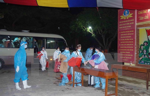 Repatrian a casi 440 ciudadanos vietnamitas hinh anh 1
