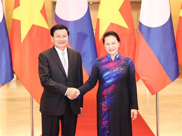 Reafirma maxima legisladora de Vietnam apoyo a nexos con Laos hinh anh 1