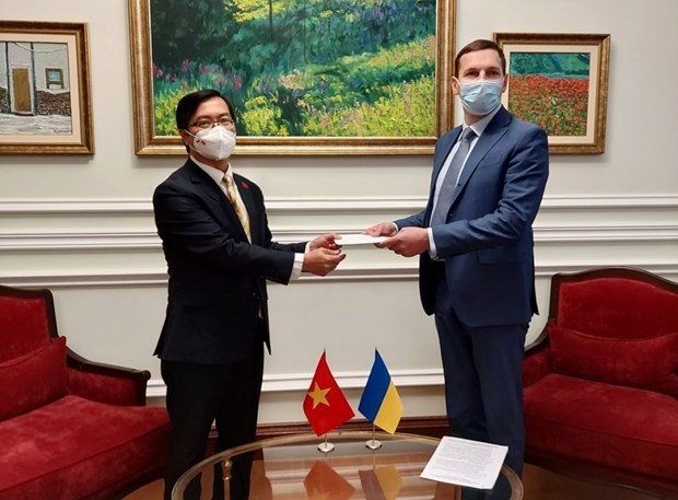 Ucrania valora de positivos los nexos con Vietnam hinh anh 1