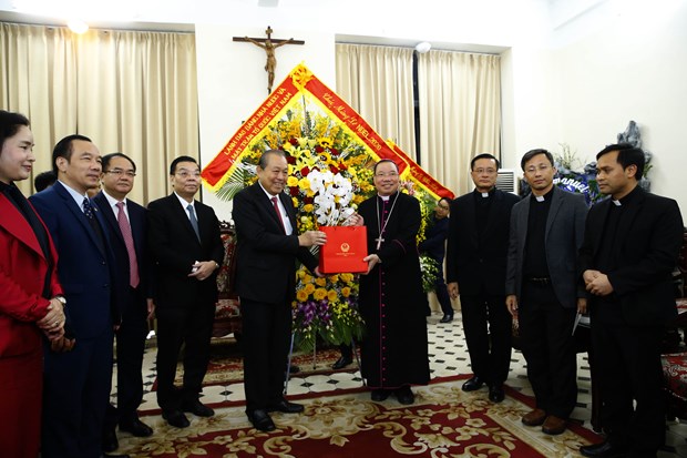 Felicita vicepremier de Vietnam a comunidad catolica por Navidad hinh anh 1