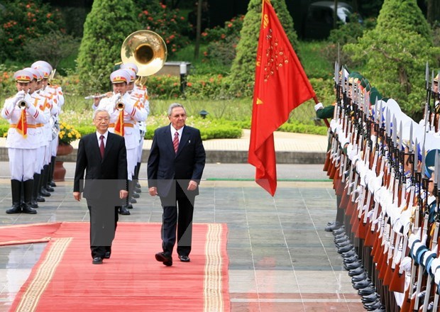 Felicita Vietnam a Cuba por Dia del Triunfo de la Revolucion hinh anh 1
