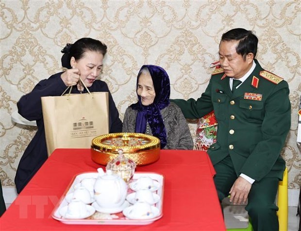 Vietnam entregara regalos a personas con merito revolucionario en ocasion del Tet hinh anh 1