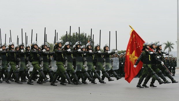 Policias vietnamitas por garantizar seguridad de magna cita del Partido hinh anh 3