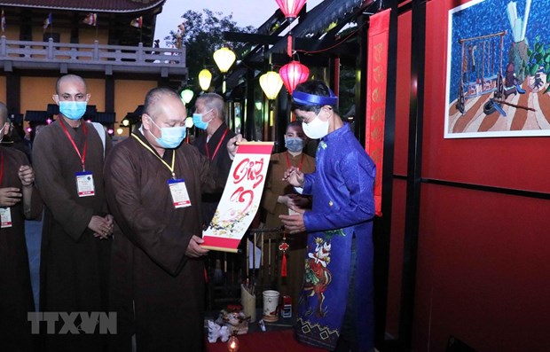 Budistas en Ciudad Ho Chi Minh buscan conservar los valores tradicionales hinh anh 1