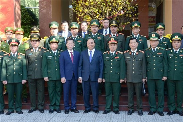 Primer ministro de Vietnam felicita a unidades militares en ocasion del Tet hinh anh 1