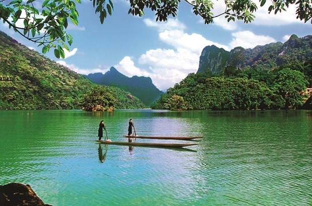 Lago Ba Be, jade de la region montanosa del noreste de Vietnam hinh anh 2