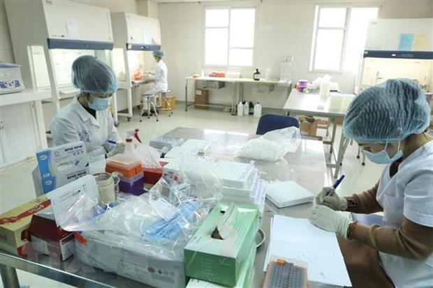 Hanoi realiza test del COVID-19 a quienes regresan de areas epidemicas hinh anh 1