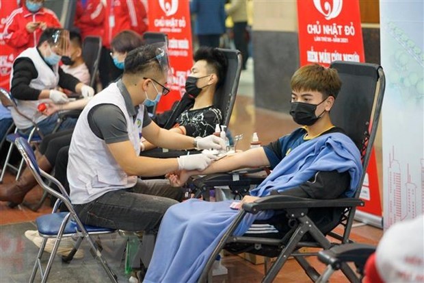 Pobladores de provincia vietnamita de Soc Trang participan en donacion voluntaria de sangre hinh anh 1