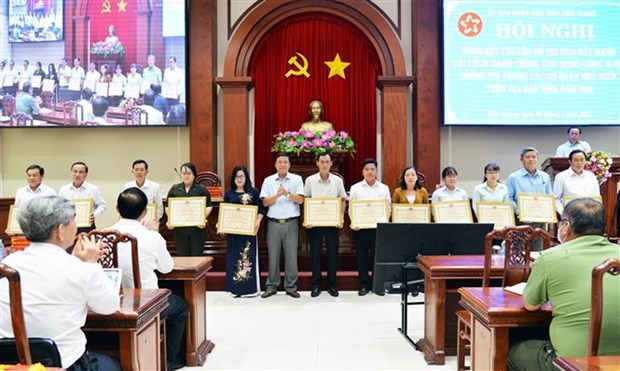 Provincia vietnamita de Tien Giang fortalece reforma administrativa hinh anh 1
