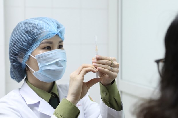 Vietnam garantiza la vacunacion segura y eficiente contra el COVID-19 hinh anh 1