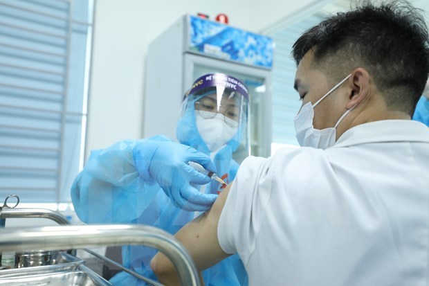 Propone Vietnam priorizar vacunacion contra COVID-19 a marineros hinh anh 1