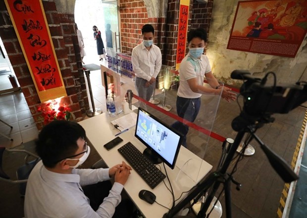 Hanoi realizara pruebas del COVID-19 a cuatro mil personas hinh anh 1