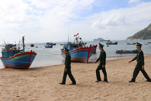 Articula Vietnam desarrollo socioeconomico en zonas fronterizas e insulares con defensa nacional hinh anh 1