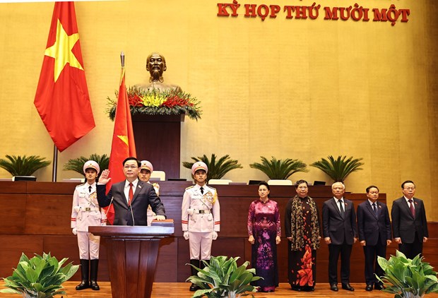 Vuong Dinh Hue jura su cargo como Presidente del Parlamento de Vietnam hinh anh 1