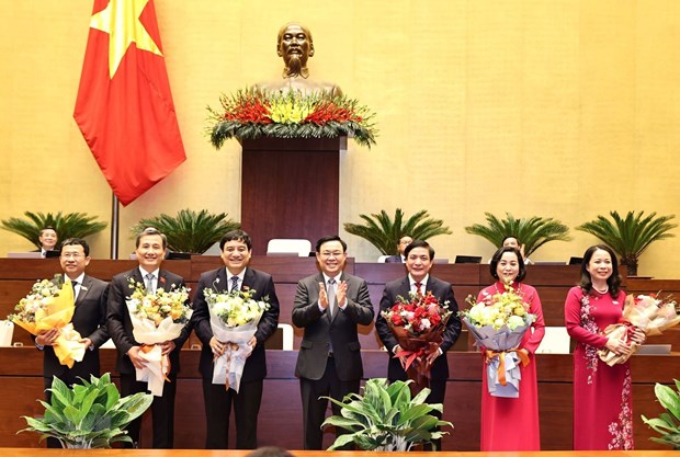 Eligen a cinco miembros del Comite Permanente del Parlamento vietnamita hinh anh 1