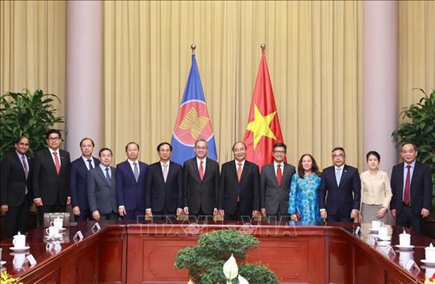 Recibe nuevo presidente de Vietnam felicitaciones de diplomaticos de ASEAN hinh anh 1