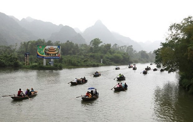 Pagoda Huong en Vietnam recibe a 320 mil visitantes un mes despues de su reapertura hinh anh 1
