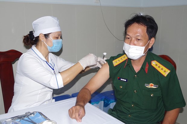 COVID-19: Casi 60 mil personas vacunadas en Vietnam hinh anh 1