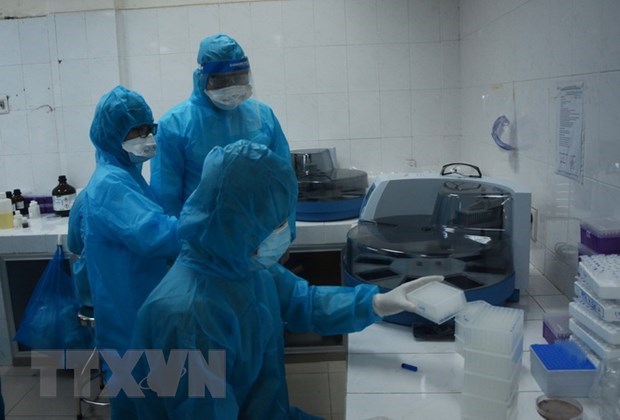 Vietnam cierra el domingo con 10 nuevos casos importados del COVID-19 hinh anh 1
