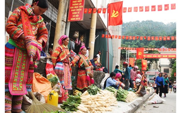 Abriran en Hanoi mercado de etnias minoritarias de zonas montanosas hinh anh 1