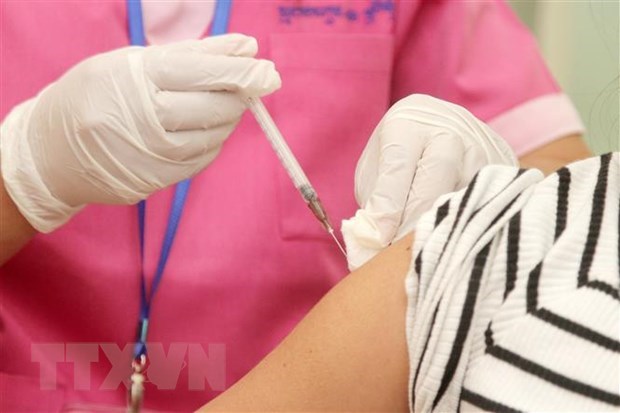 Camboya comienza vacunacion contra COVID-19 en “zona roja” de Phnom Penh hinh anh 1