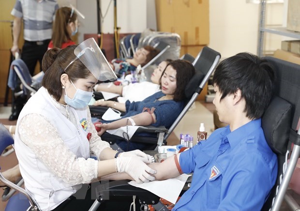 Llaman en Vietnam a donacion de sangre ante escasez por pandemia hinh anh 1