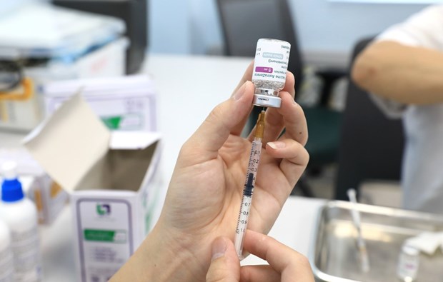 Premier vietnamita pide acelerar importacion de vacunas contra el COVID-19 hinh anh 1