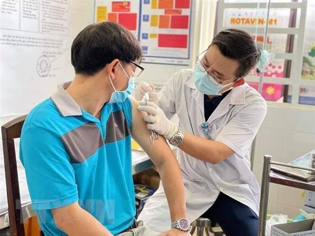 Vietnam establece Fondo de vacunas contra el COVID-19 hinh anh 1