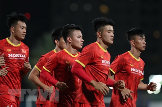 Equipo de futbol de Vietnam se esfuerza por conseguir mejor resultado en ronda eliminatoria hinh anh 1