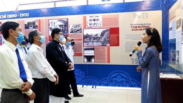 Presidente Ho Chi Minh y su trayectoria revolucionaria a traves de fotos hinh anh 1
