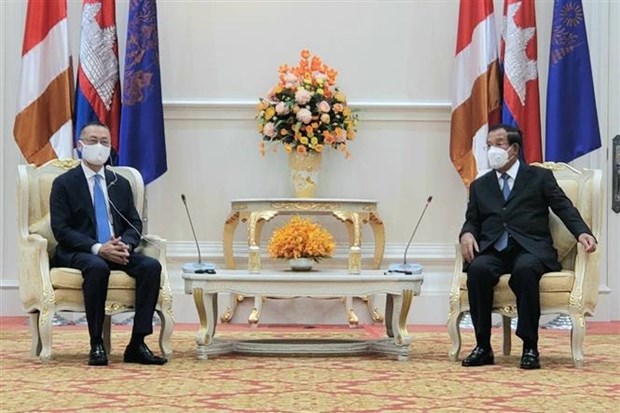 Primer ministro de Camboya resalta contribucion del embajador de Vietnam hinh anh 1