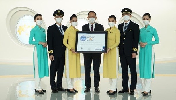 Vietnam Airlines recibe certificado de cinco estrellas en seguridad y prevencion contra el COVID-19 hinh anh 1