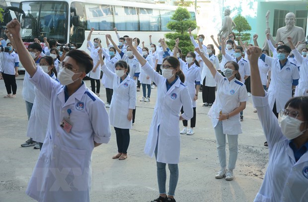 Vietnam supera el umbral de los 20 mil casos positivos del COVID-19 hinh anh 1