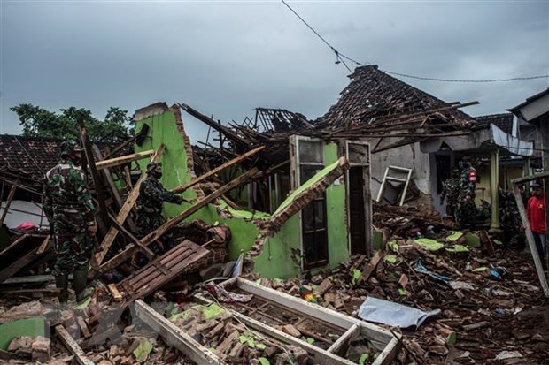 Terremoto de magnitud 6,1 sacude la isla indonesia de Sulawesi hinh anh 1