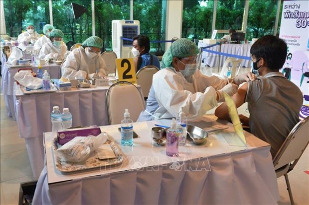 Tailandia construye hospitales de campana en aeropuertos de Bangkok hinh anh 1