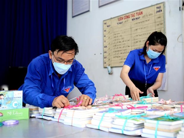 Efectuan programa para promover cultura lectora en zona de cuarentena en Vietnam hinh anh 1