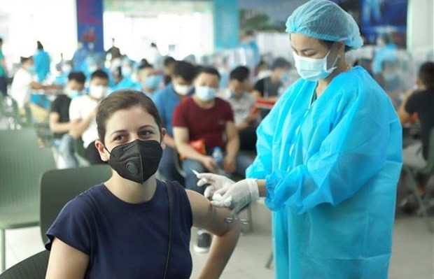 Hanoi lista para la campana de vacunacion contra el COVID-19 hinh anh 1