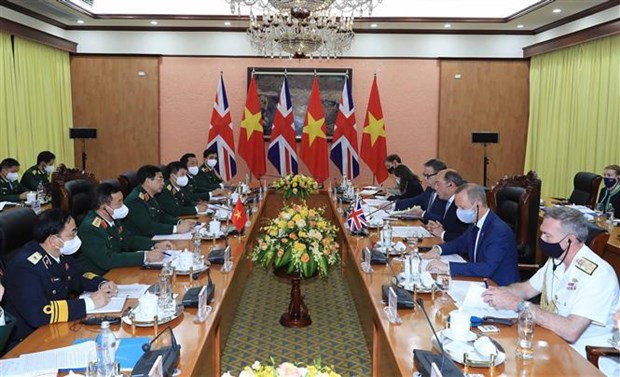 Reino Unido y Vietnam buscan fortalecer cooperacion en defensa hinh anh 2