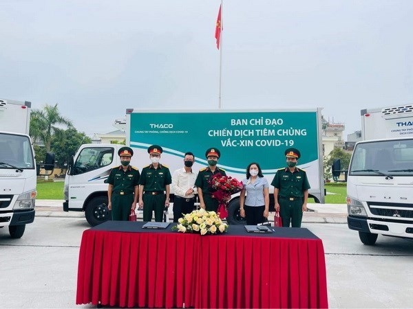 Movilizan camiones refrigerados para transporte de vacunas en Vietnam hinh anh 1