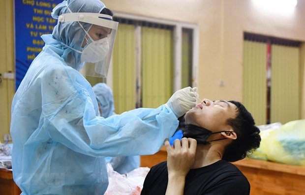 Reporta Vietnam casi cinco mil casos nuevos de COVID-19 hinh anh 1